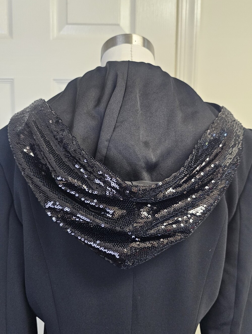 Cinq à Sept Khloe Sequin Hooded Blazer Black Size 6 - Picture 7 of 11